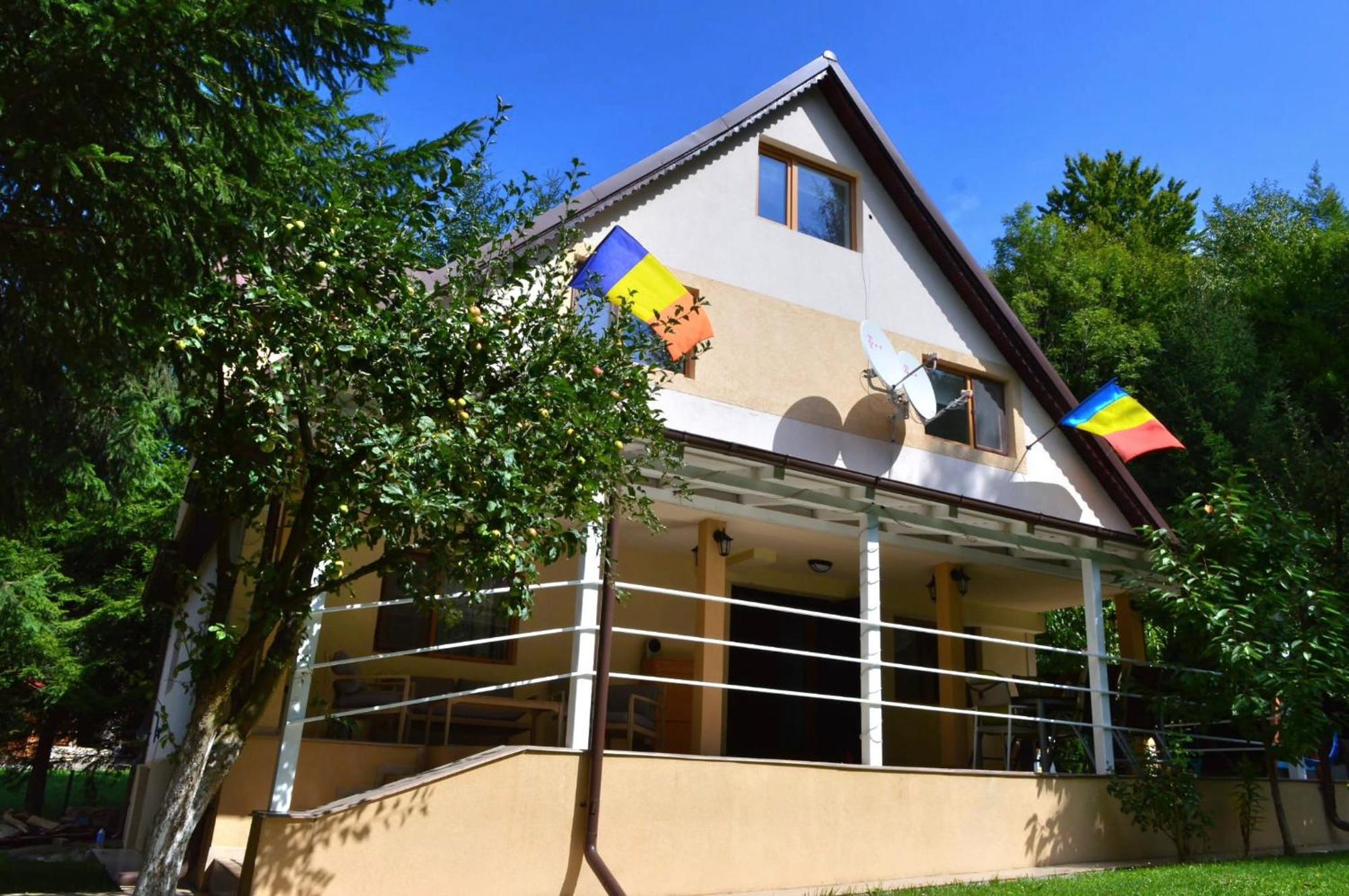 Готель Casa Aris Lepsa Vrancea Екстер'єр фото